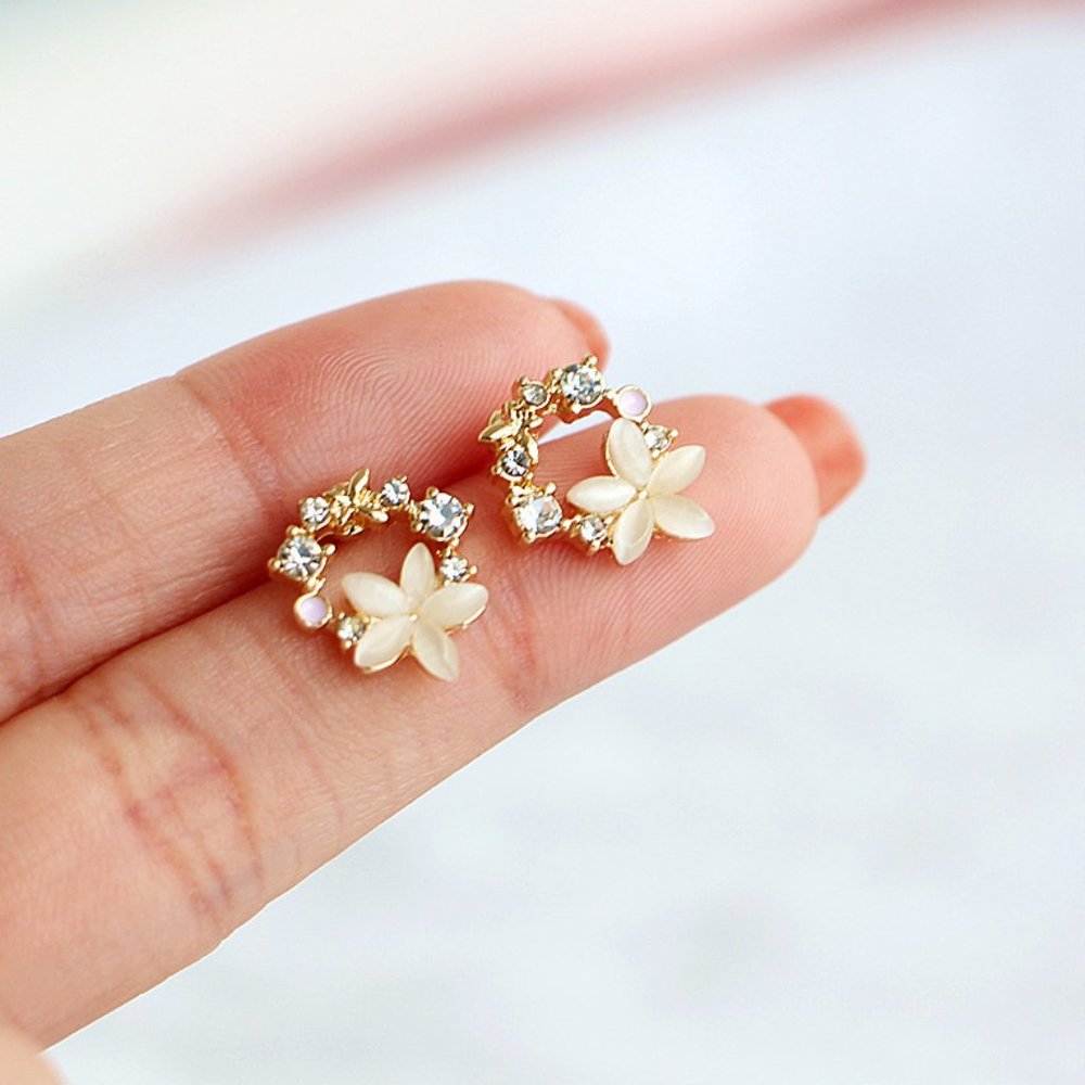 Sweet Coquette White Floral Petal CZ Diamond Circle Rose Gold Stud Earrings NEW - Picture 5 of 8